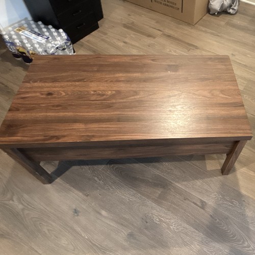 Dark wood brown - dark,